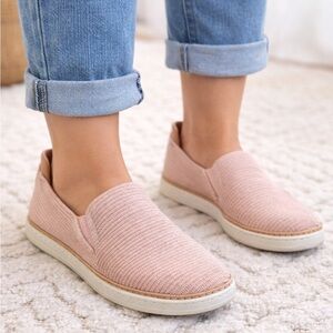 UGG Sammy Metallic Pink Knit Slip On Sneakers Women’s 11 EU 42